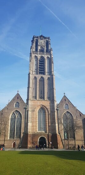 Explore Rotterdams Architecture-4